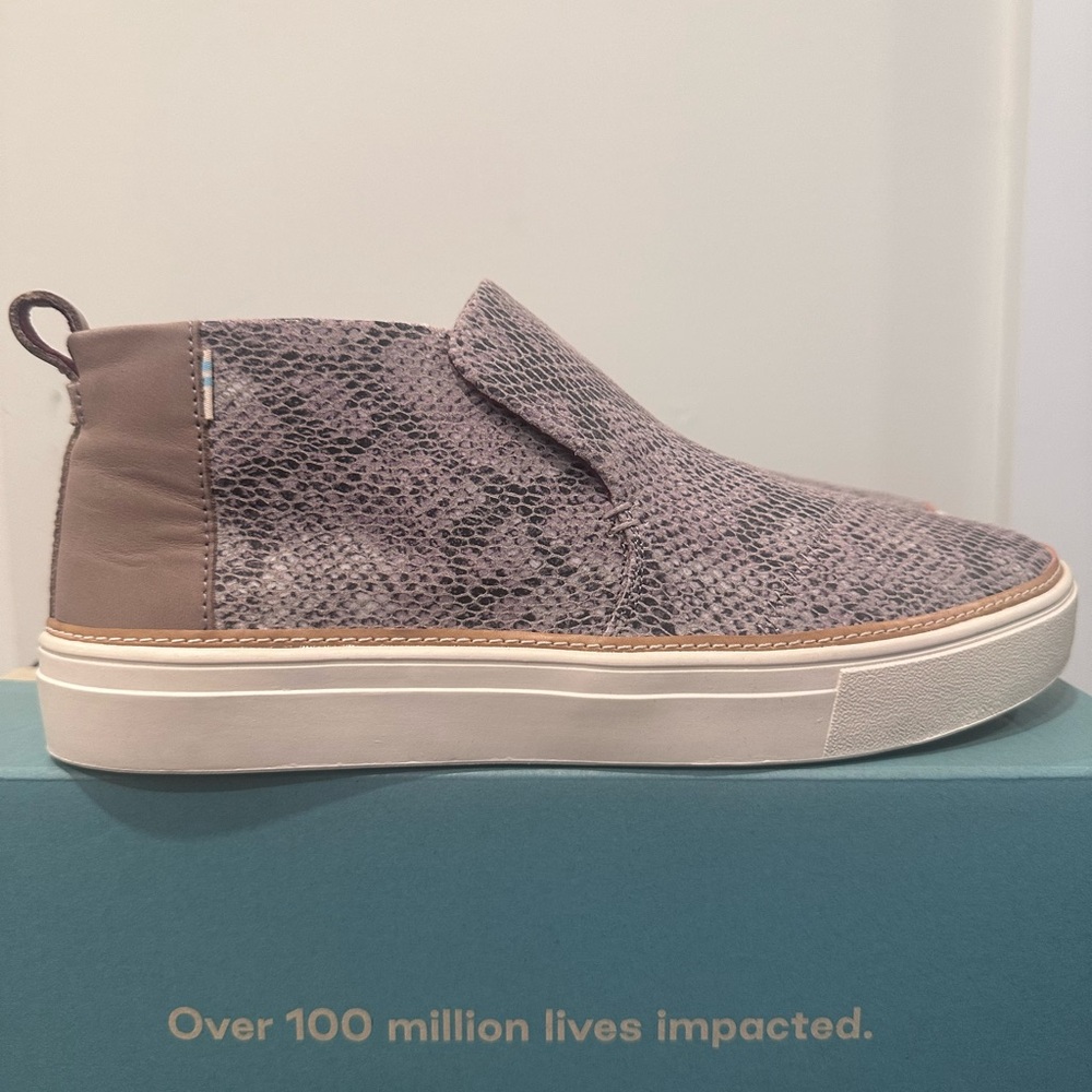 Toms ‘Paxton’ Cobblestone Snake Printed Suede Shoes